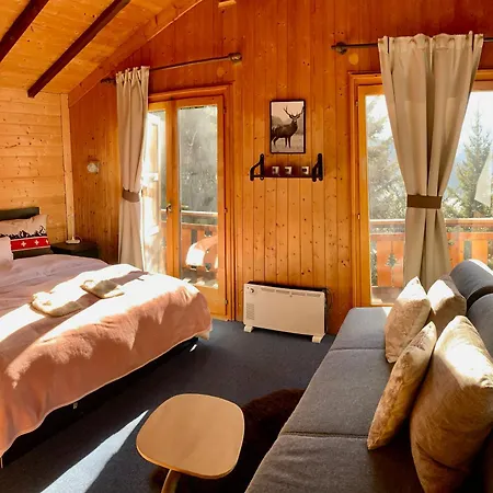 Master Bedroom - Lodge